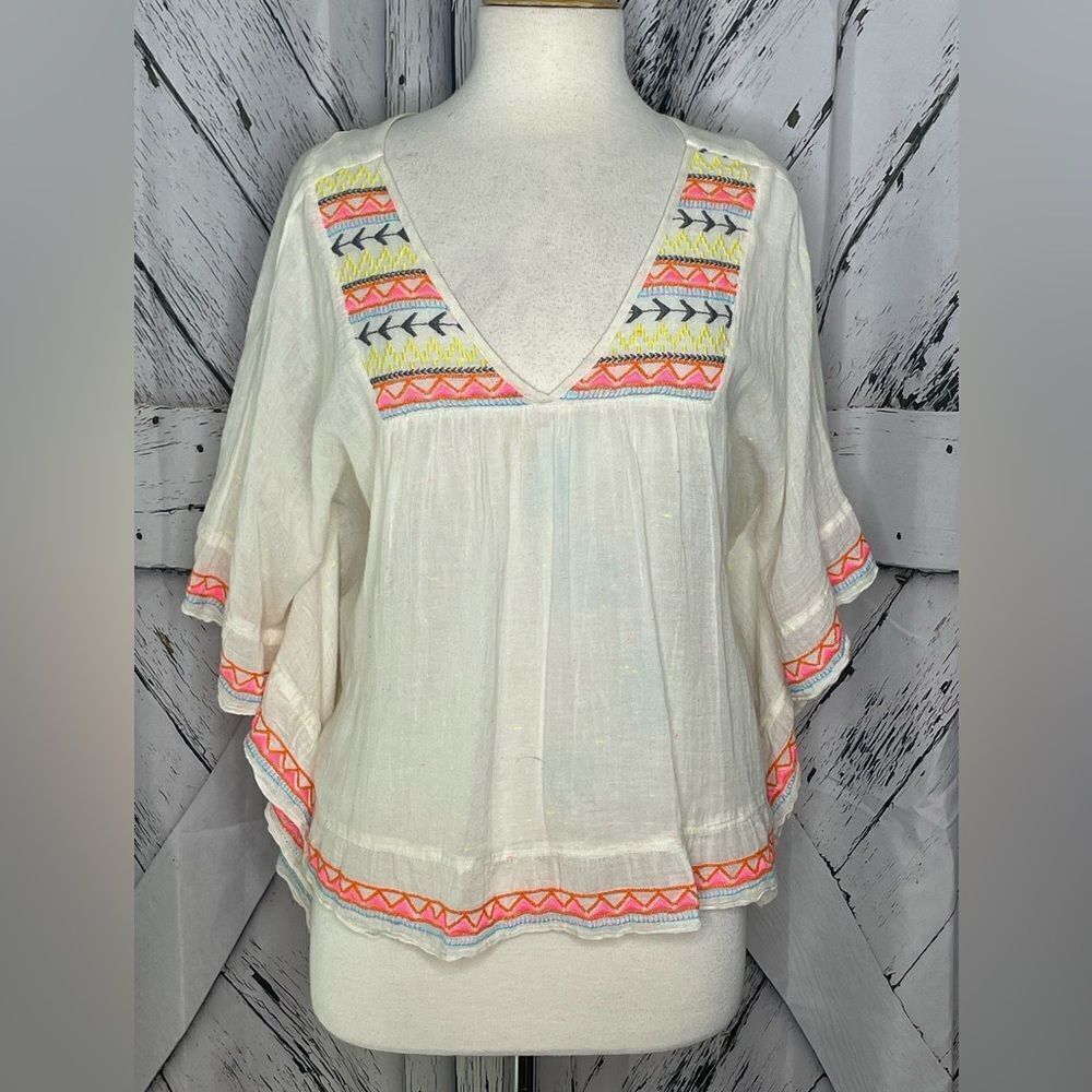 Cousin Earl Embroidered Bat Wing Top S/M